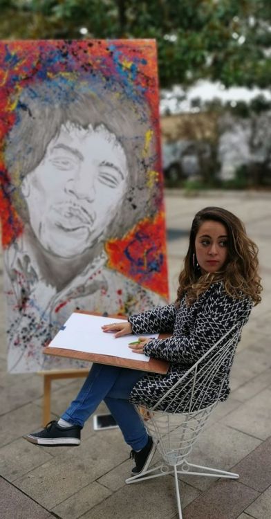 Davina Gendraud artiste peintre accepte la monnaie locale